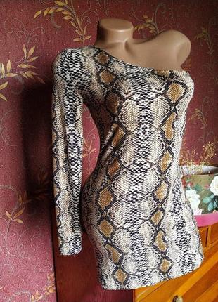 Облегающее короткое платье на одно плечо с змеиным принтом от shein3 фото