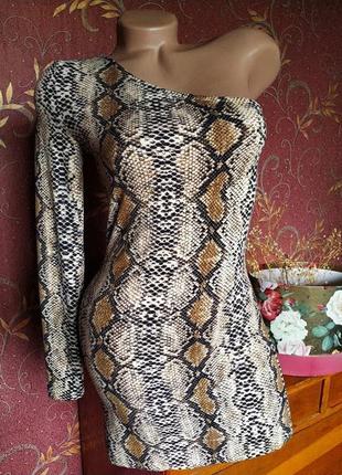 Облегающее короткое платье на одно плечо с змеиным принтом от shein2 фото