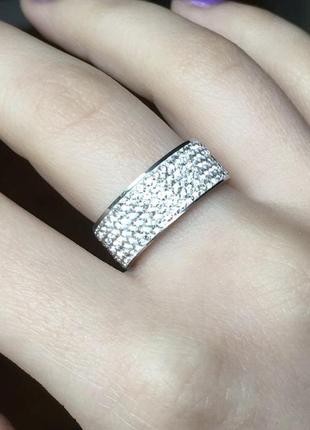Кольцо колечко широкое дорожка блестящее с маленькими камушками камнями бриллиантами стразами кристаллами белое серебристое под серебро