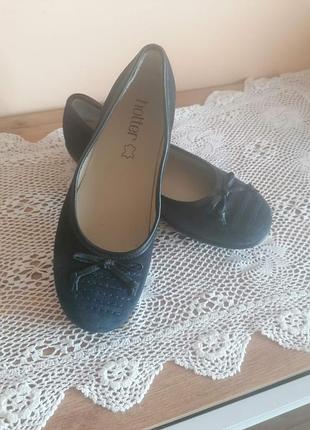 Стильні замшеві балетки hotter