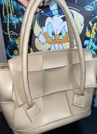 Бежевая женская сумка