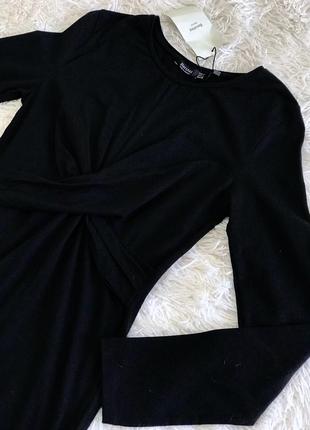 Чёрное стильное тёплое платье bershka с переплётом2 фото