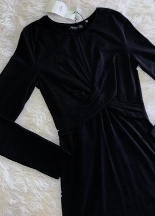 Чёрное стильное тёплое платье bershka с переплётом7 фото