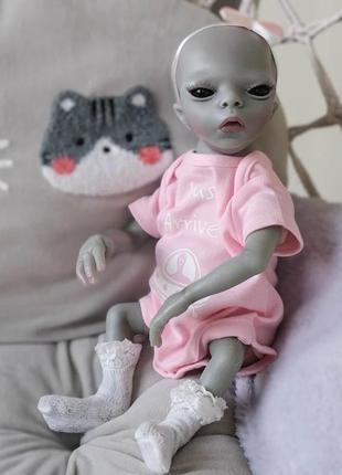 Силіконова колекційна лялька реборн інопланетянин дівчинка ріплі (вінілова лялька гойдалець) висота 35 см5 фото