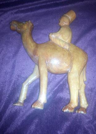 Дерев'яна поробка статуетка