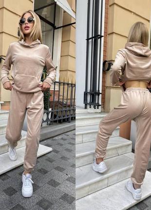 Трендовые велюровые спортивные костюмы2 фото