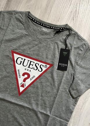 Женская футболка guess1 фото