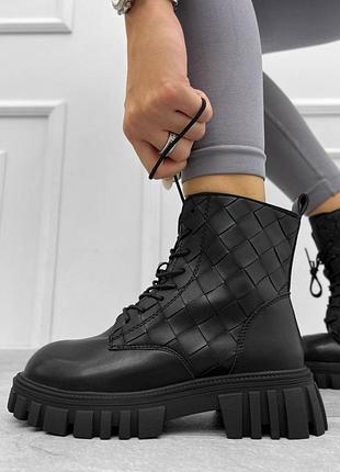 Черевики жіночі