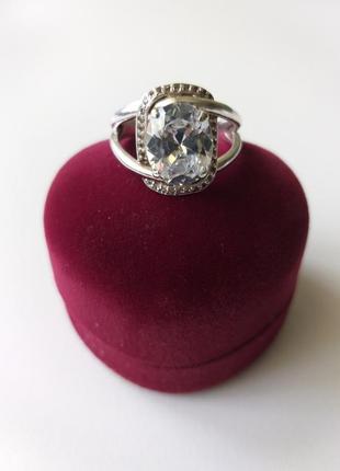 Серебряное кольцо. 925 проба с трезубцем. срiбло. размер 19,5-20. массивный камень.