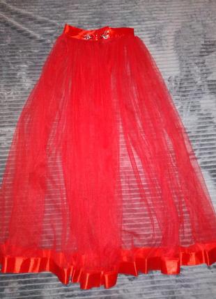 Вечернее платье красного цвета1 фото