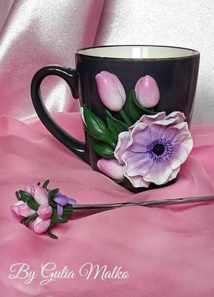 Чашка с ложкой с цветочным декором4 фото