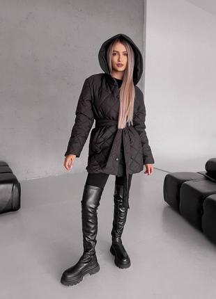 Куртка жіноча стьобана з капюшоном