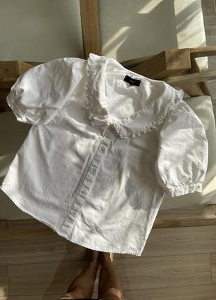 Белая джинсовая блуза с воротником1 фото
