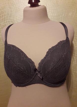 Бюстгалтер