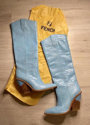 Черевики козаки fendi