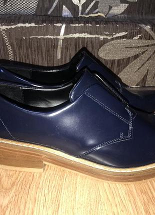 Стильні лакові туфлі zara