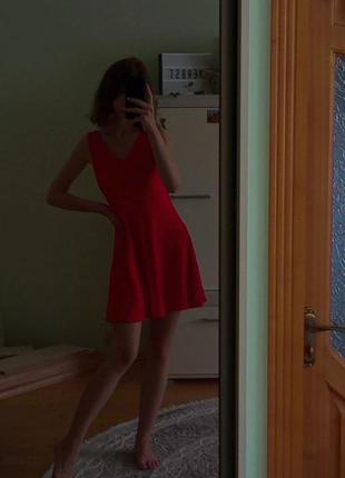 Плаття червоне жіноче літнє коротке з відкритою спиною👗