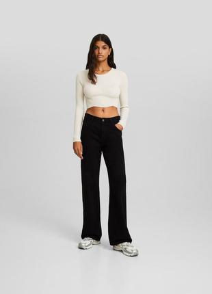 Джинси в стилі 90х bershka