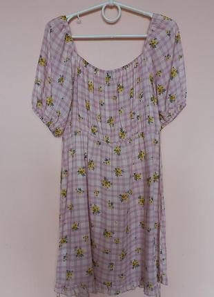 Бледно розовое с белым платье в клетку с цветами, короткое платье, логое платье 46-48 г.5 фото