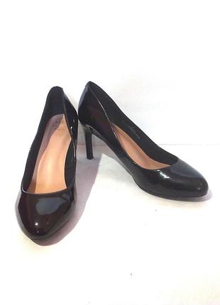 Стильні лакові туфлі від бренду marks & spencer, р. 39 код t3919