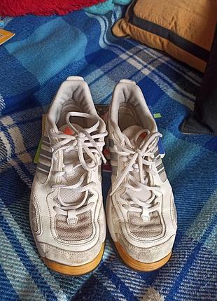 Кроссовки adidas бело-серые