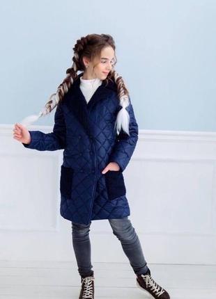Теплое стеганое удлиненное пальто для девочки1 фото