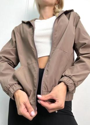 Женская осення тонкая куртка ветровка с капюшоном та карманами без подкладки4 фото