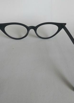 Іміджеві окуляри в ретростилі "cat eye"3 фото