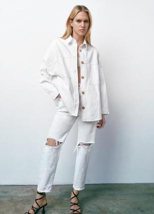 Белые джинсы с высокой талией mom zara