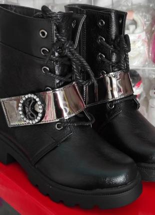 Зимові черевики для дівчинки на підборах чорні5 фото