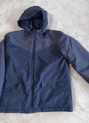 Куртка демисезонная.
