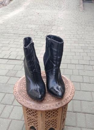 Ботинки жіночі