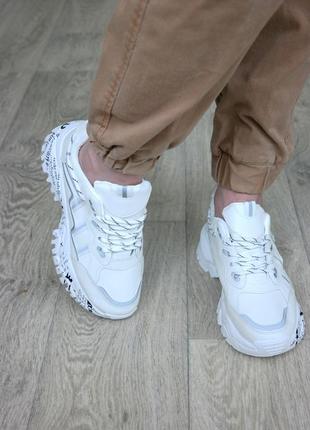 Женские белые кроссовки,удобные и крепкие женские белые кроссовки стильные2 фото