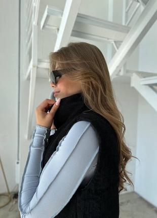 Вельветова жилетка