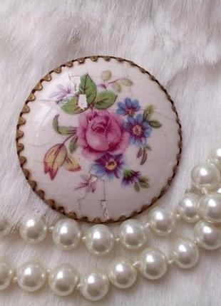 Брошь фарфоровая с деколью латунь, клеймо «оком», германия, ссср