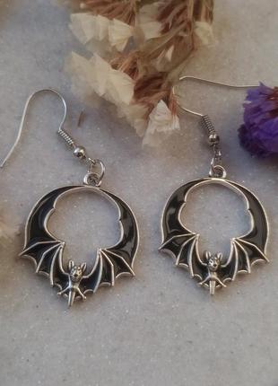 Сережки кажани метал і чорна емаль | готика панк рок геловін хеллоуїн