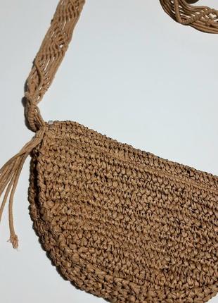 Плетеная сумочка с длинной вязаной ручкой макраме2 фото