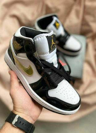 Кроссовки nike air jordan 1 mid patent golden black6 фото