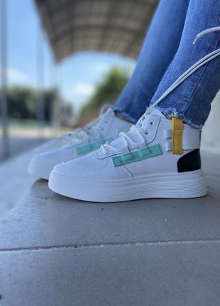 Кроссовки на флисе