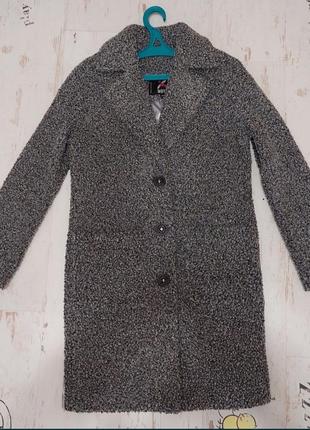 Женское пальто буклированное, размер 42 на s.