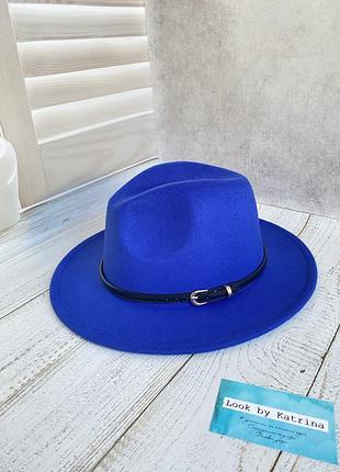 Шляпка федора синего цвета