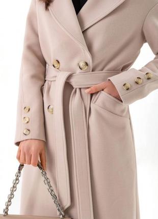 Пальто жіноче кашемірове вовняне двобортне на ґудзиках оверсайз середньої довжини бежеве9 фото