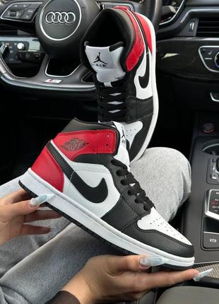 Женские кроссовки nike air jordan 1 retro hd white black red