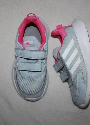 Кросівки фірми adidas 27 розміра по устілці 17 см.