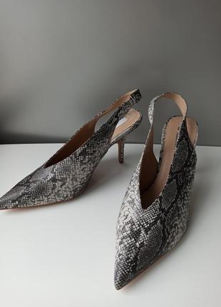 Красивые супер стильные туфли в модный анималистичный принт4 фото