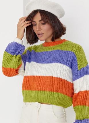 Укороченный вязаный свитер в цветную полоску5 фото