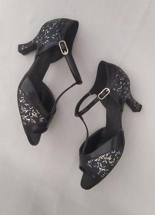 Босоножки для танцев