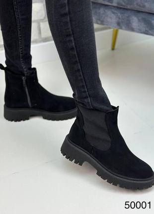 Демісезонні жіночі замшеві ботинки чорного кольору, трендові жіночі ботинки низький хід6 фото