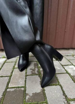 Ботильйони на стійких підборах