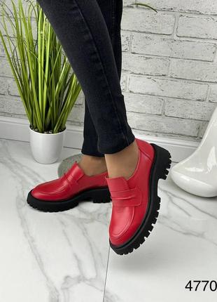 Стильні натуральні шкіряні лофери червоного кольору, комфортні жіночі туфлі5 фото